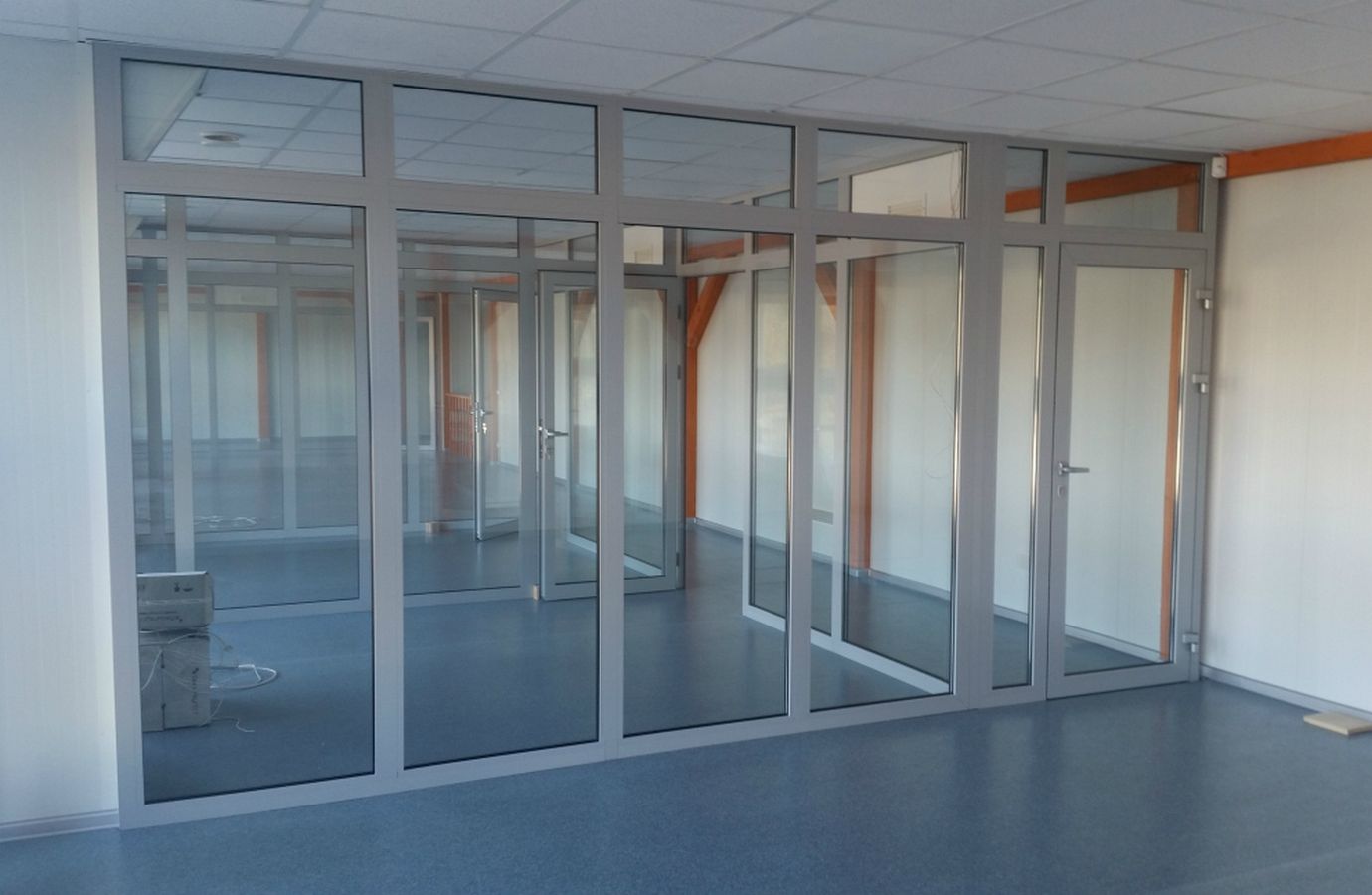 стеклянные перегородки из профиля